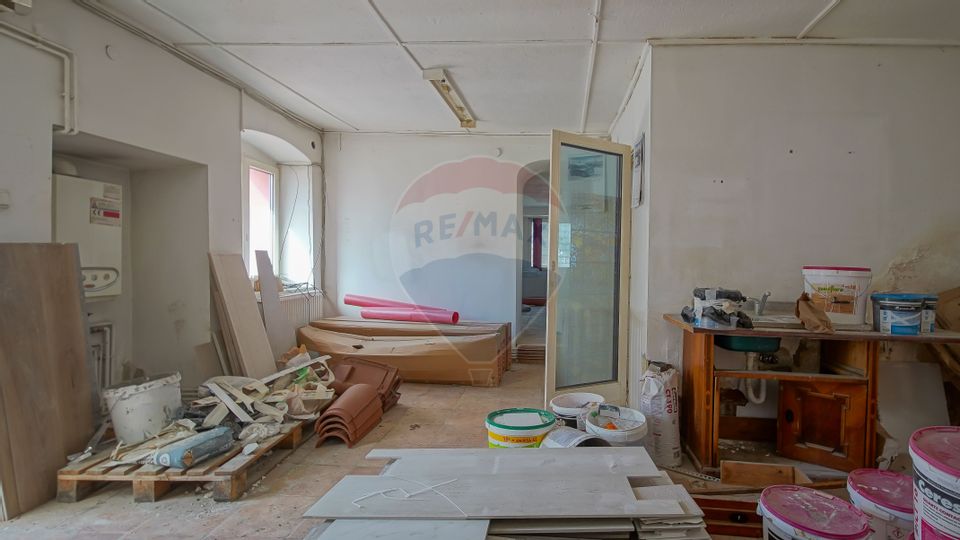 CASA CU POTENTIAL DE EXPLOATARE | DIVERSE ACTIVITATI | DE MIJLOC 50