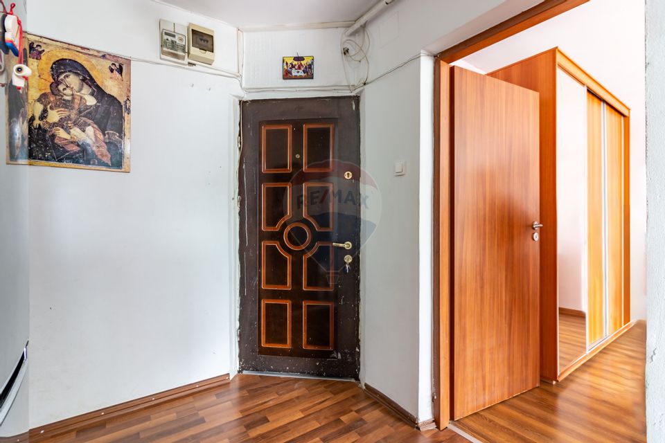 Apartament cu 3 camere de vânzare în zona Titan