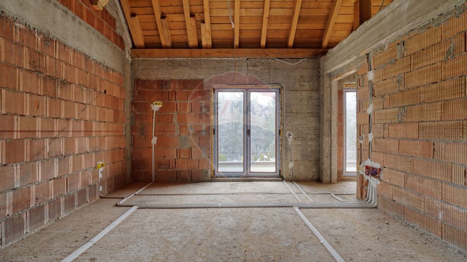 Casă / Vilă cu 6 camere de vânzare în Predeal