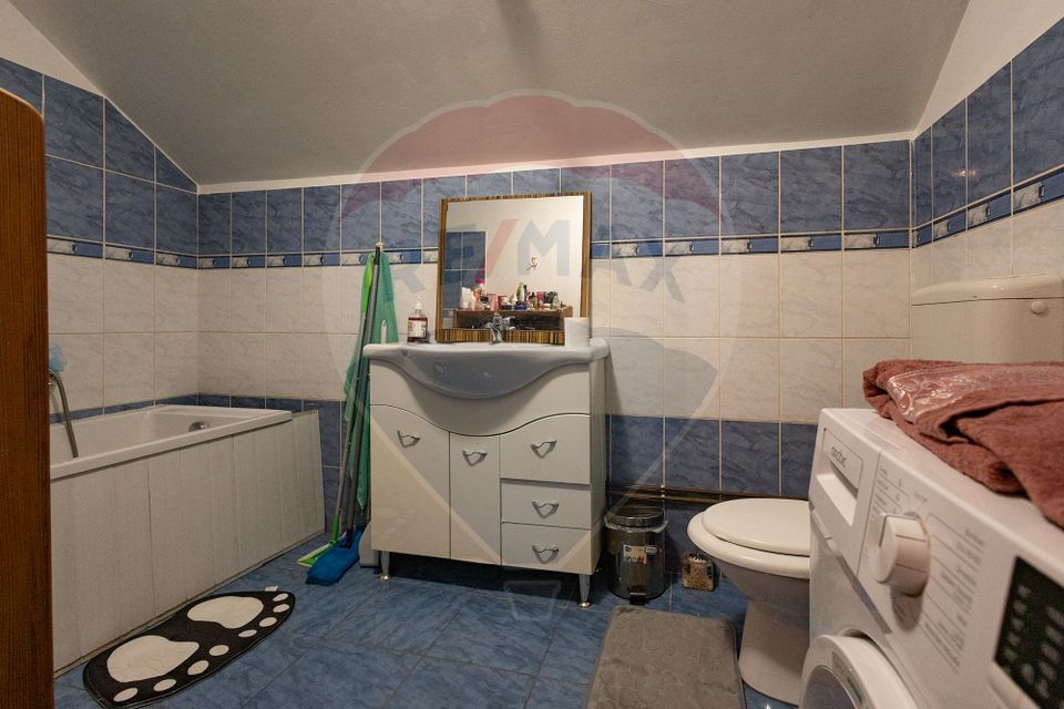 Casă / Vilă cu 6 camere de vânzare în zona Sagului