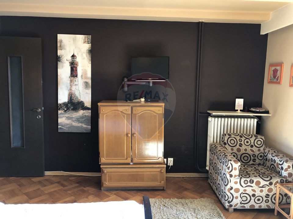 Garsonieră decomandată, vedere catre Dâmbovița, Unirii- bloc fara risc