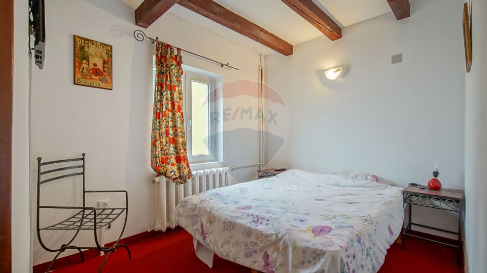 Vila cu potential turistic in Predeal privelisti si liniste montana