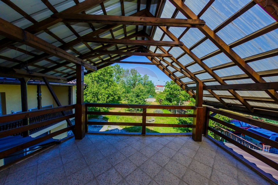 Vilă cu 5 camere de închiriat