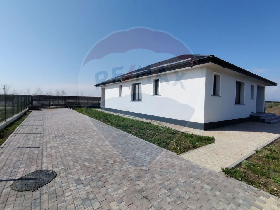 4 room House / Villa for sale