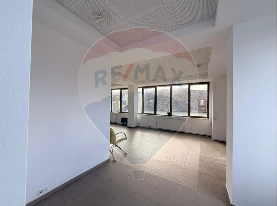 70sq.m Office Space for rent, Calea Dumbravii area