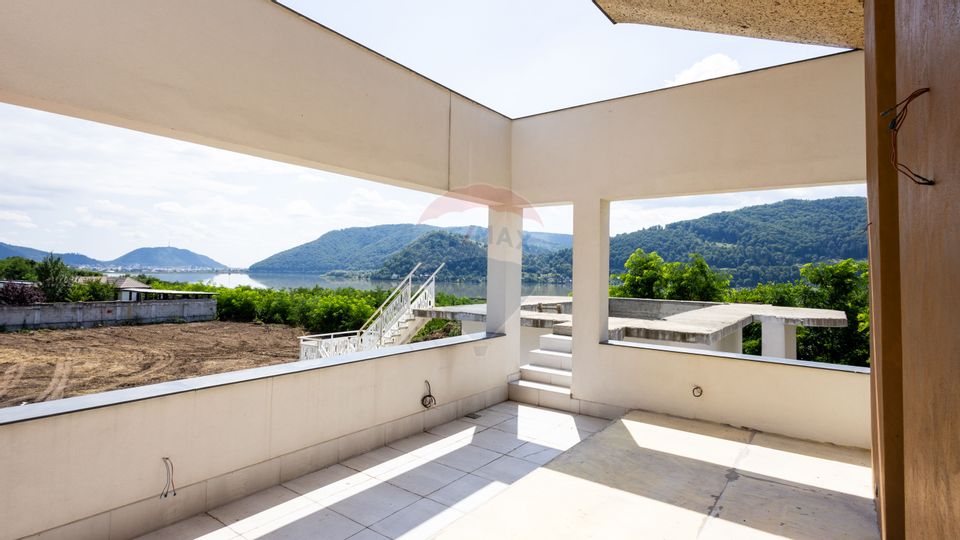 Vilă cu piscină de vanzare  – Bistrița