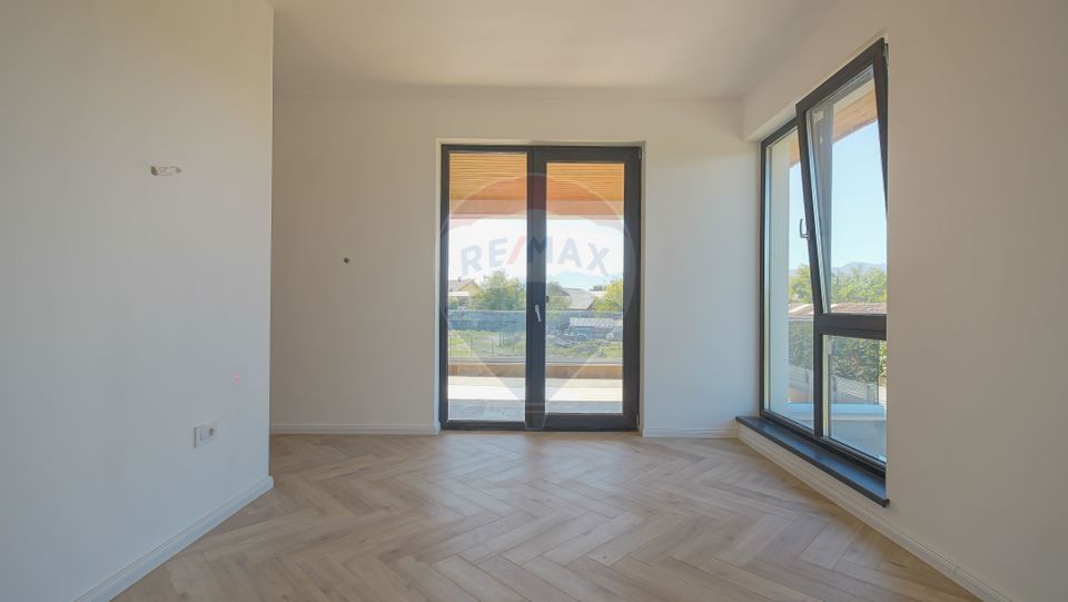 Casă / Vilă cu 5 camere de vânzare