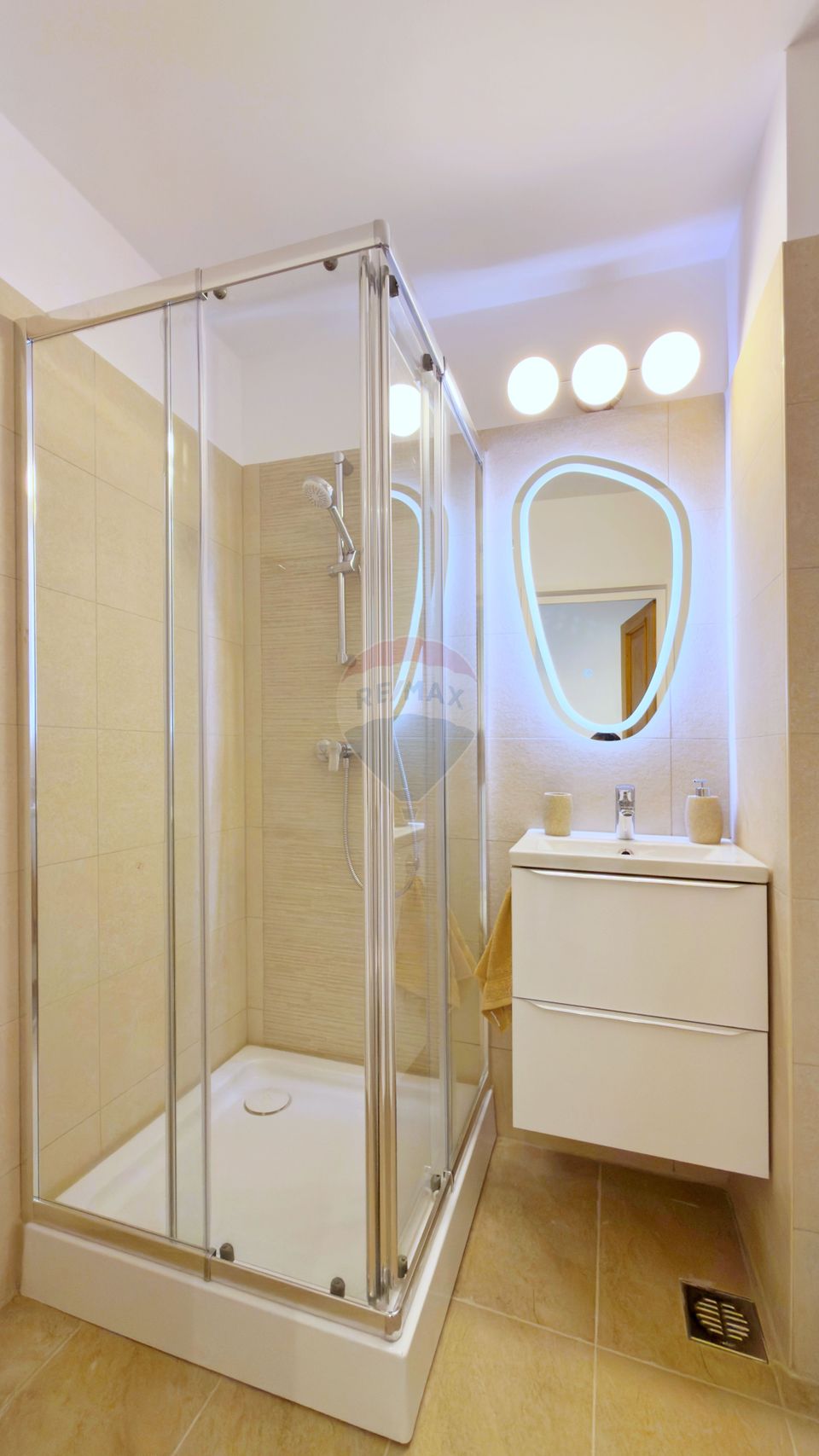 4 Camere Piata Alba Iulia 102 mp vedere Bd. Unirii si Casa Poporului