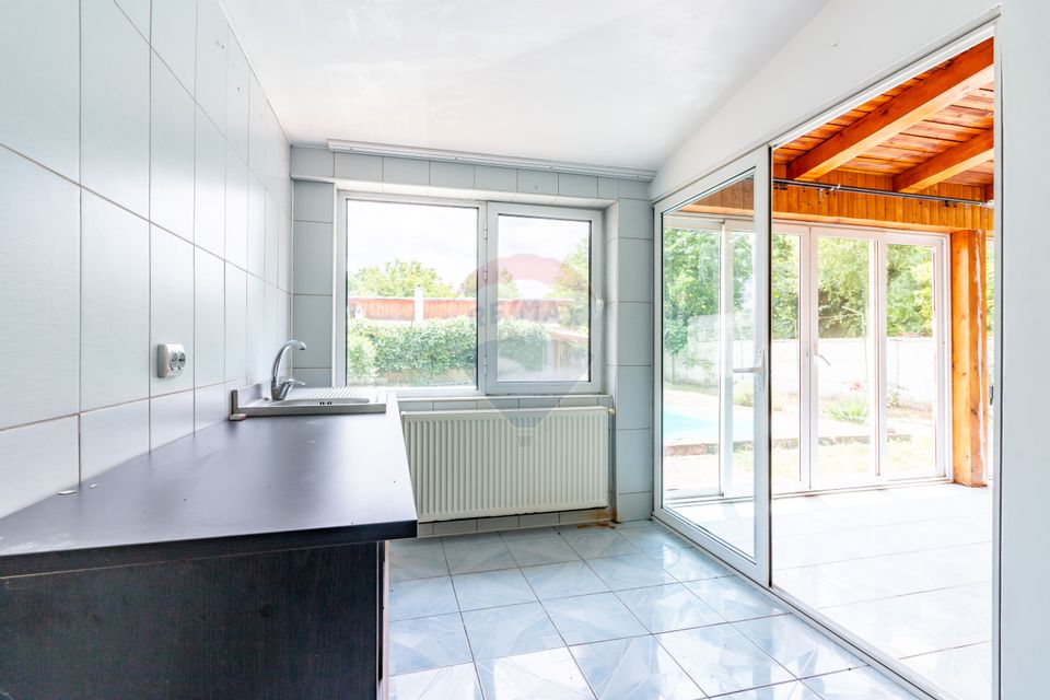 Snagov Villa for Sale | Pool, Orchard, 8 Rooms | 3077 sqm land