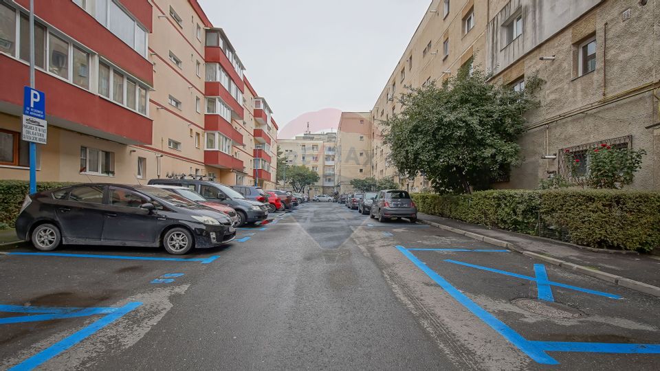 COMISION 0% | Apartament cu 3 camere | Decomandat | Tractorul Cerna |