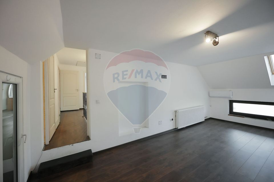 4 room House / Villa for sale, Episcopia Bihorului area