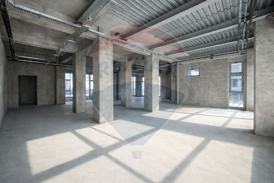 954.81sq.m Commercial Space for rent, Boema area