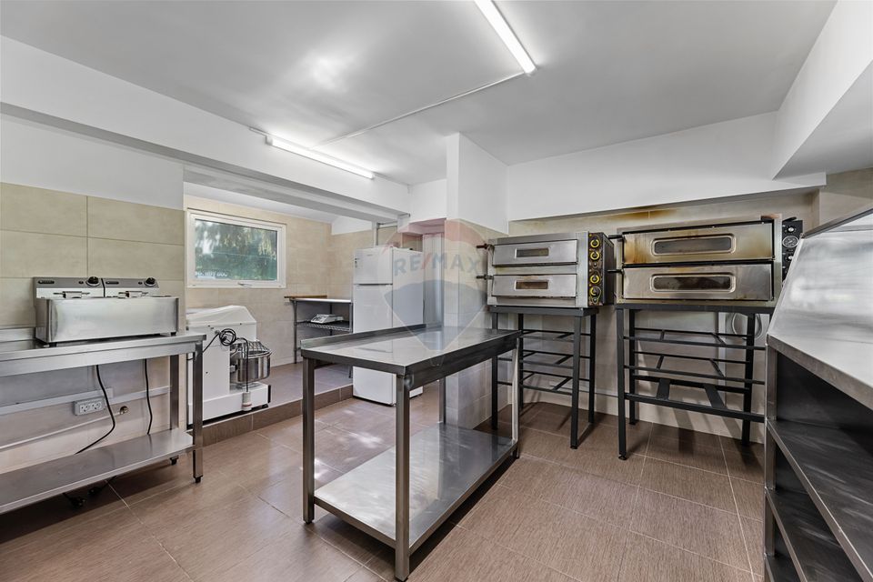 Terasa de vanzare pe strandul Neptun