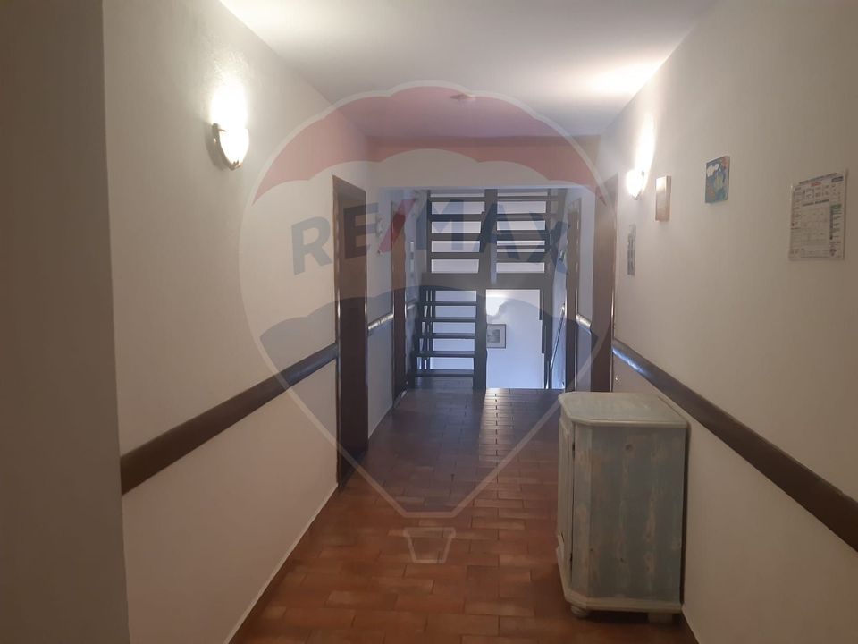 Hotel / Pensiune cu 18 camere de vânzare