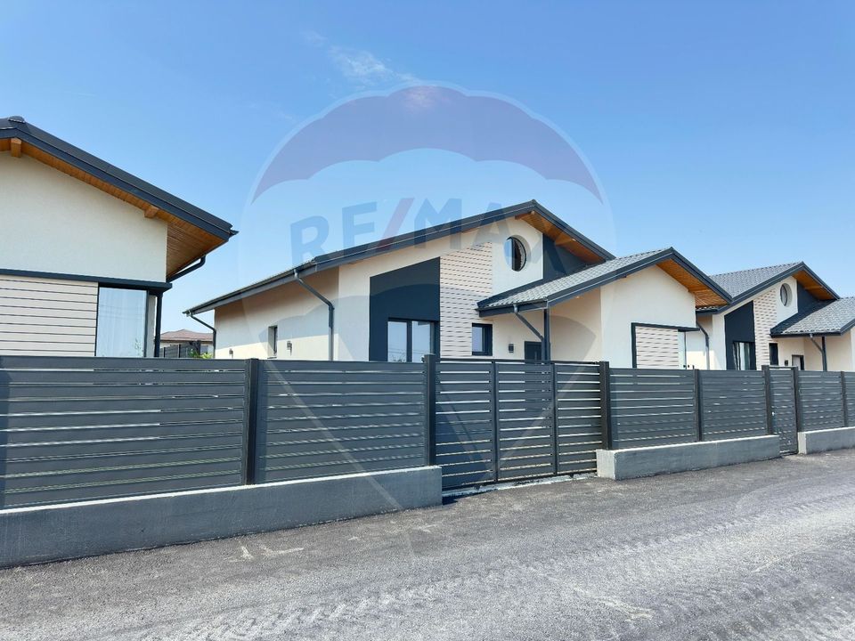 4 room House / Villa for sale