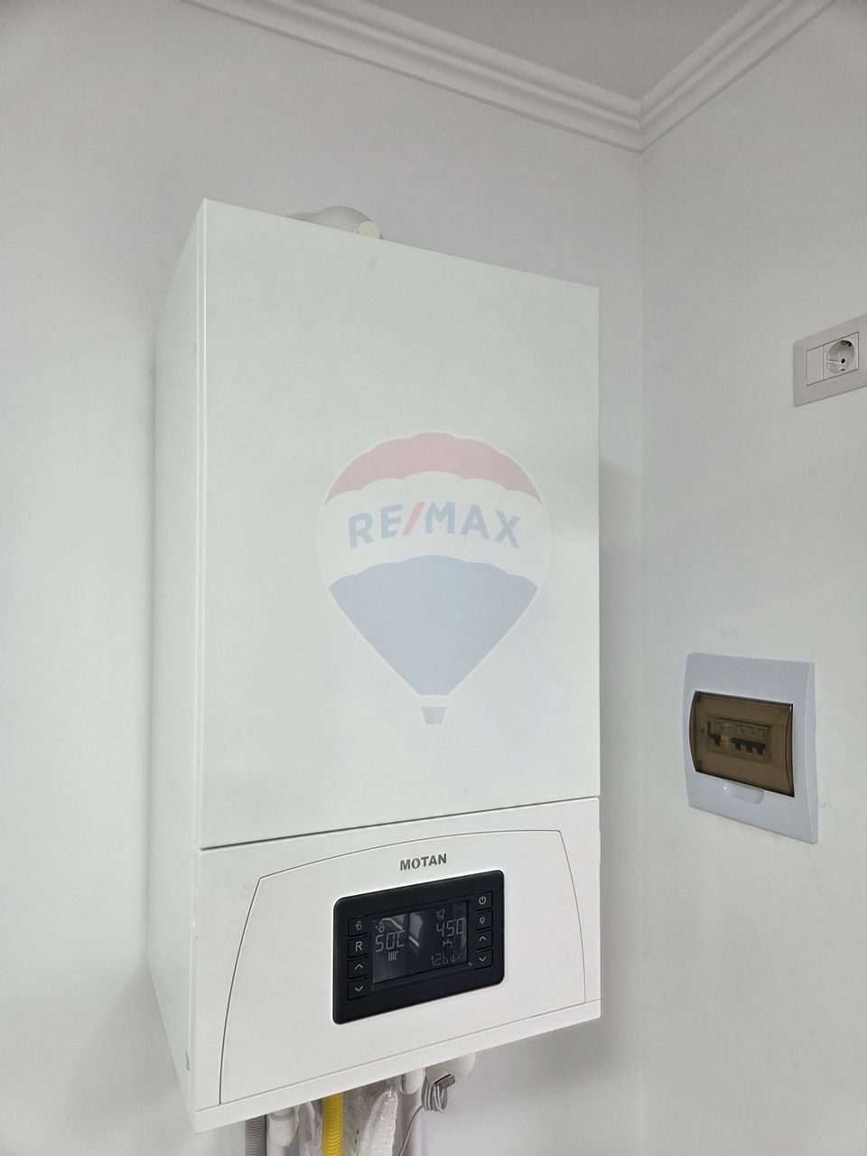 40sq.m Commercial Space for rent, Central area