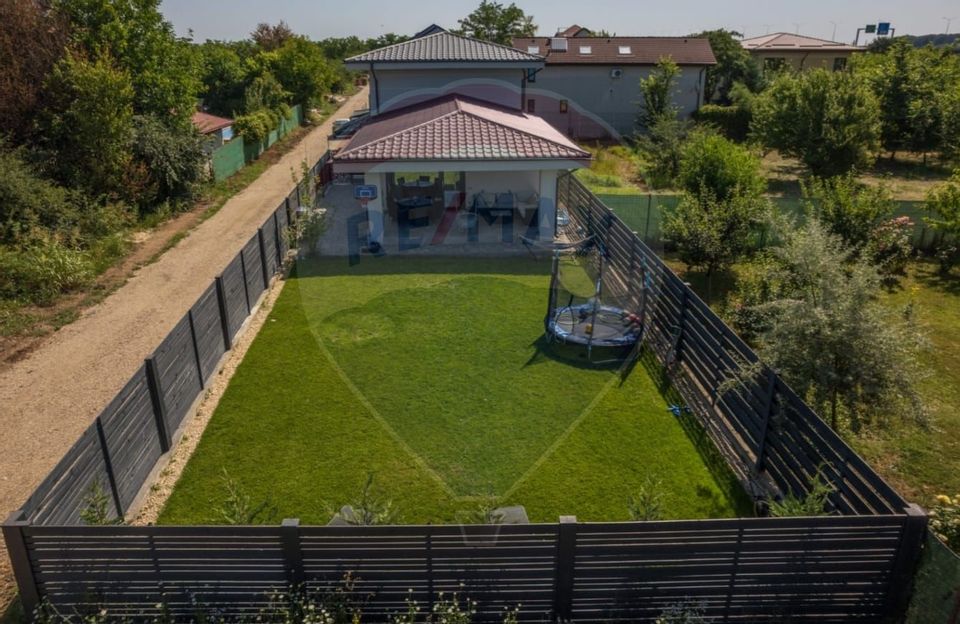 5 room House / Villa for sale