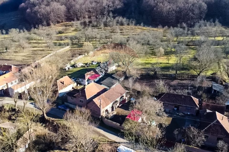 Casă / Vilă cu 4 camere de vânzare