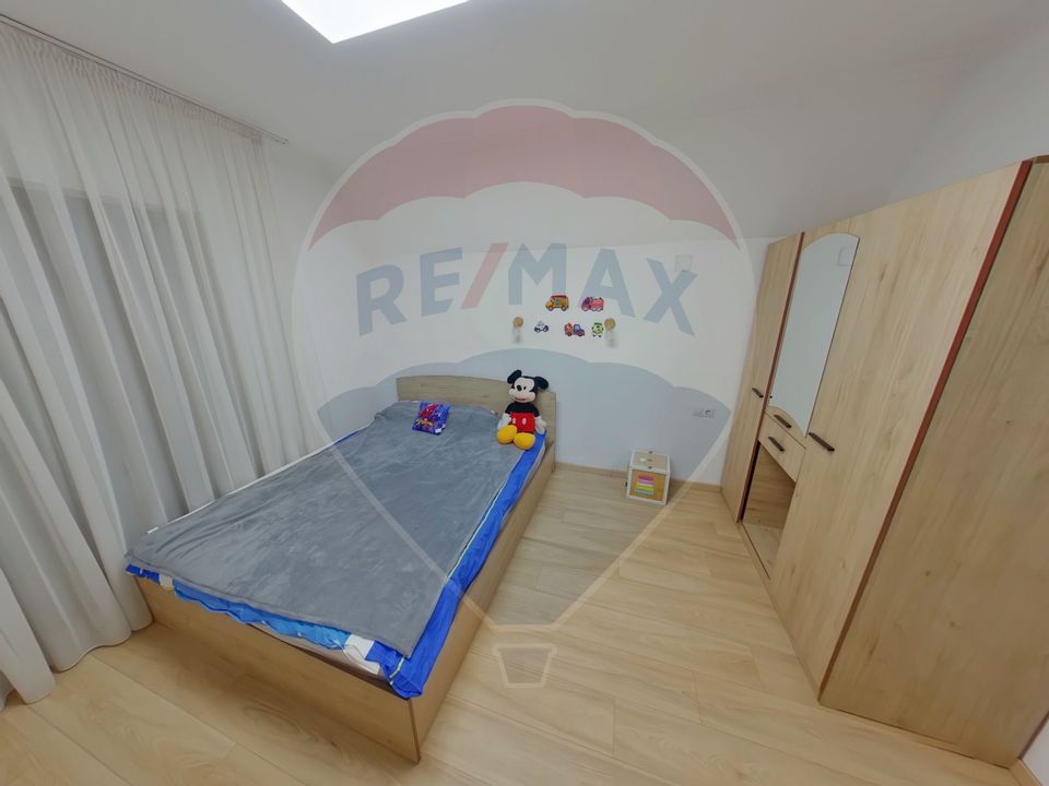 Casă / Vilă cu 6 camere de vânzare în zona Est