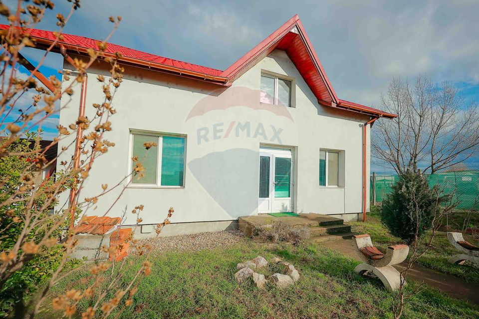 5 room House / Villa for sale