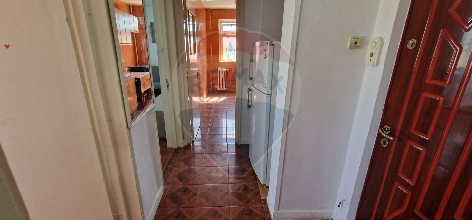 Apartament DE INCHIRIAT cu 2 camere decomandate, zona Narcisa