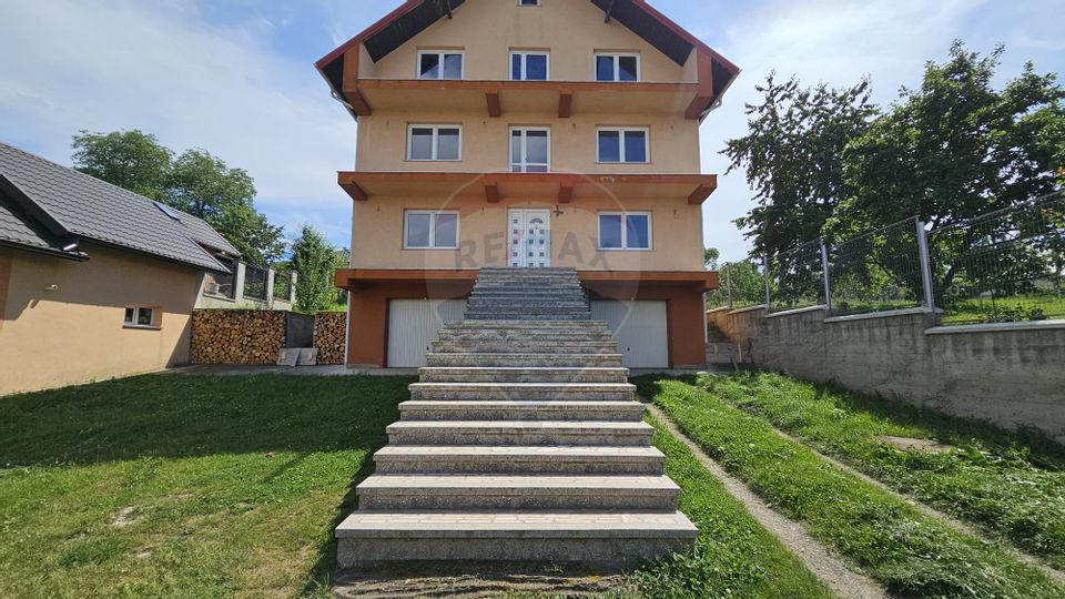 Casă / Vilă cu 12 camere-Sfântu Ilie Vechi, Suceava