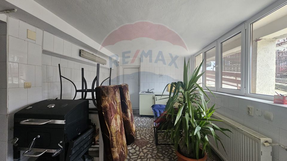 Casă / Vilă cu 9 camere de vânzare în zona Valea Cerbului comision 0%