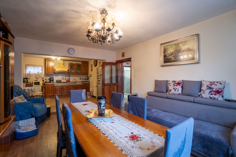 6 room House / Villa for sale