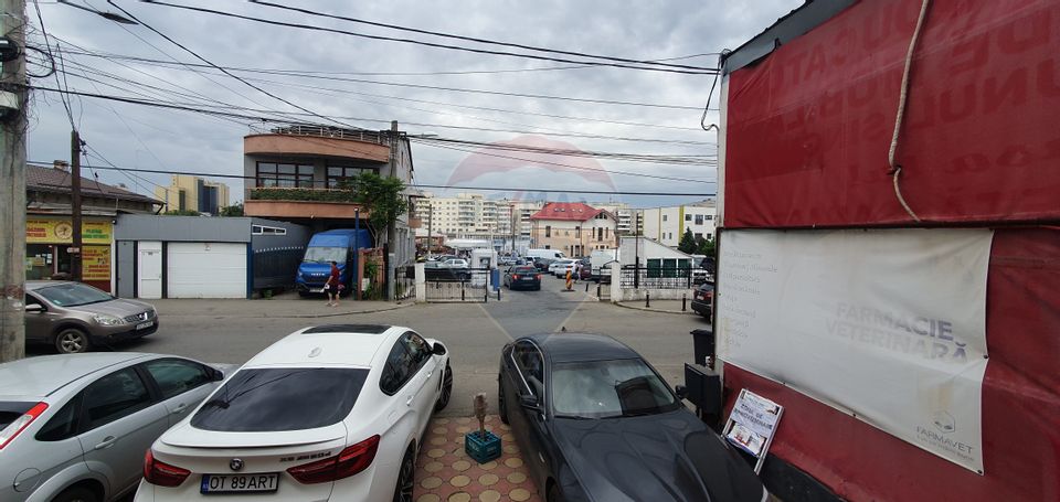 1,300sq.m Commercial Space for rent, Ultracentral area