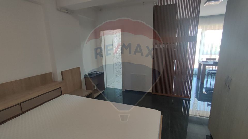 Apartament studio nou de inchiriat parcare inclusa zona ultracentral