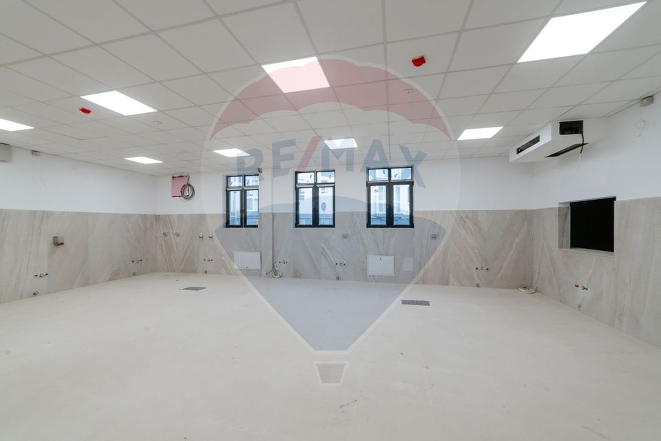 68sq.m Commercial Space for rent, Central area