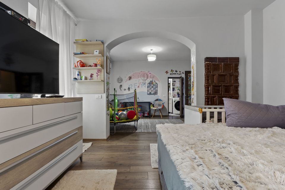 Casă complet renovata cu teren 648 mp de vanzare in Gradiste,Arad