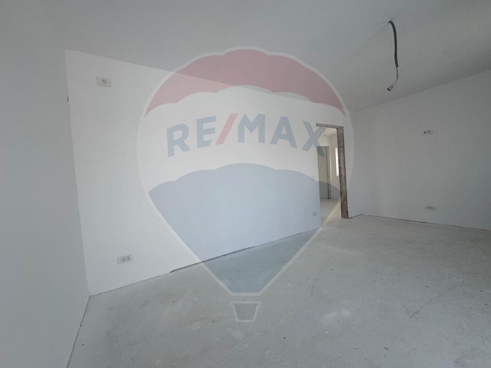 House / Villa with 4 rooms for sale Sabareni