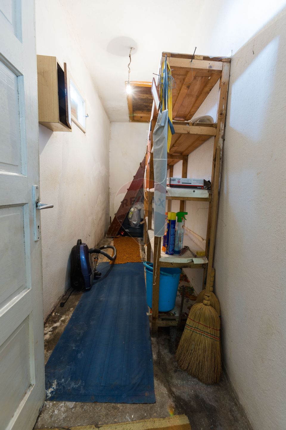 Doua Case de vanzare cu 5 camere + 3 camere,  stradal in Bran!