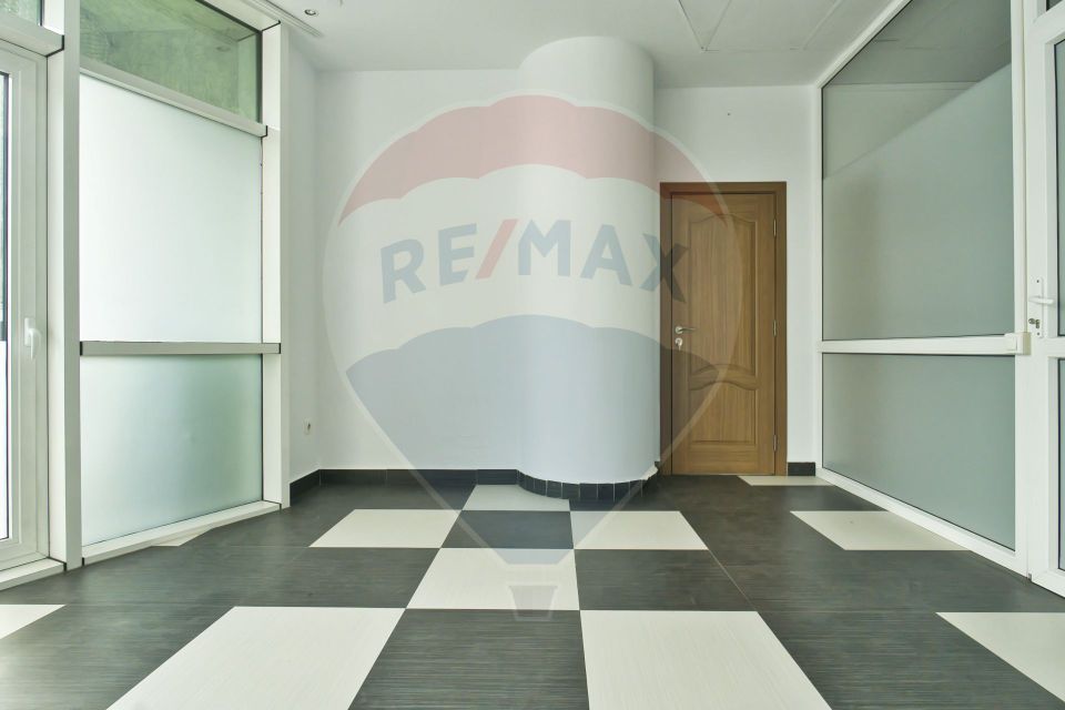 121sq.m Office Space for rent, Central area