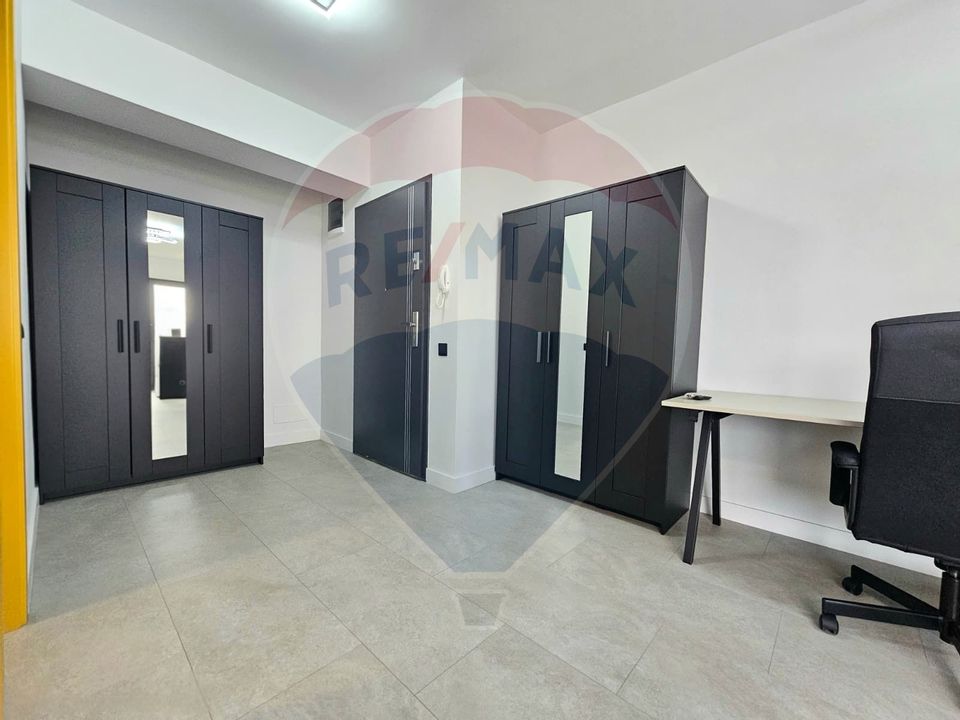 Studio de închiriat în West City Tower - nou, confort si parcare