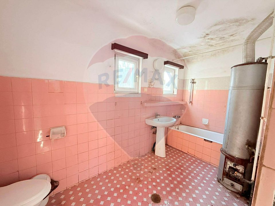 Casă de vanzare cu curte | 4 camere | Zona Gorjului | Teren generos