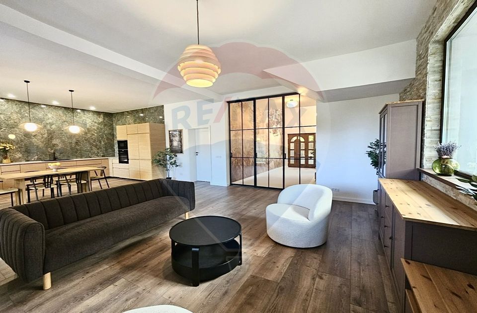 Casă / Vilă de vanzare in Snagov, langa padure, lac la 800 m, centru