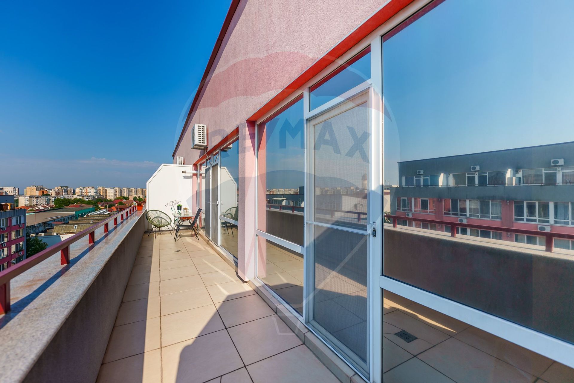 apartament 3 camere vanzare in bloc de apartamente arad, uta