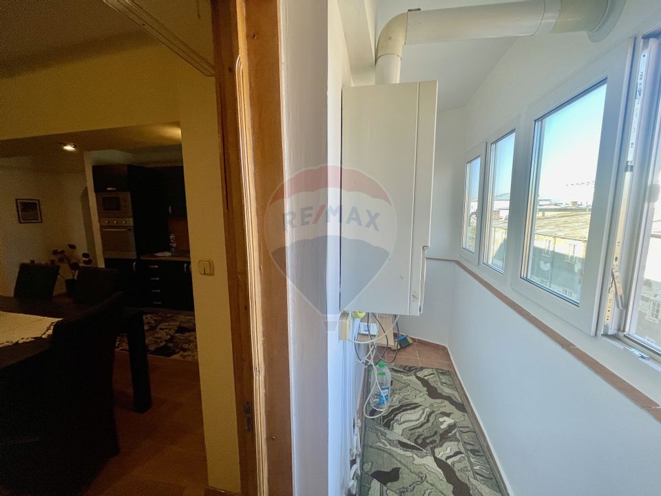 4 room Apartment for sale, Est area