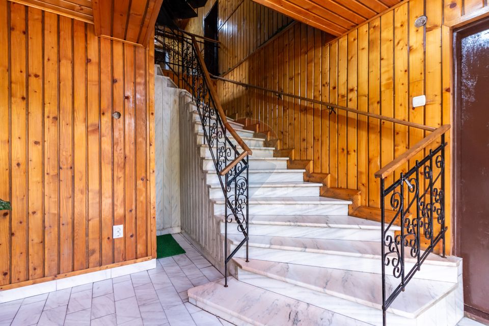 Pensiune/Casa de vânzare în Sinaia – 450 mp, lângă Castelul Peleș