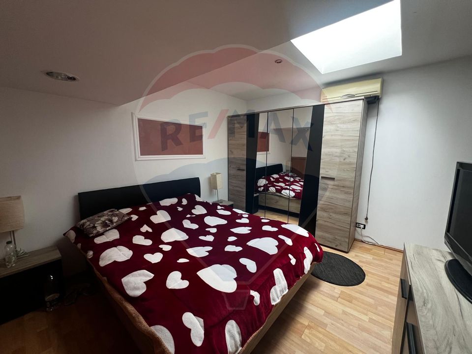 Casă pe doua nivele 3 camere zona Intim
