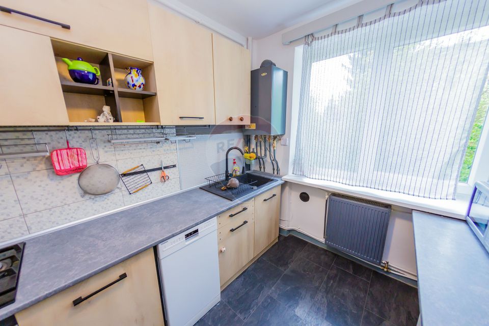 Apartament cu 3 camere devanzare Victor Babeș etaj 1