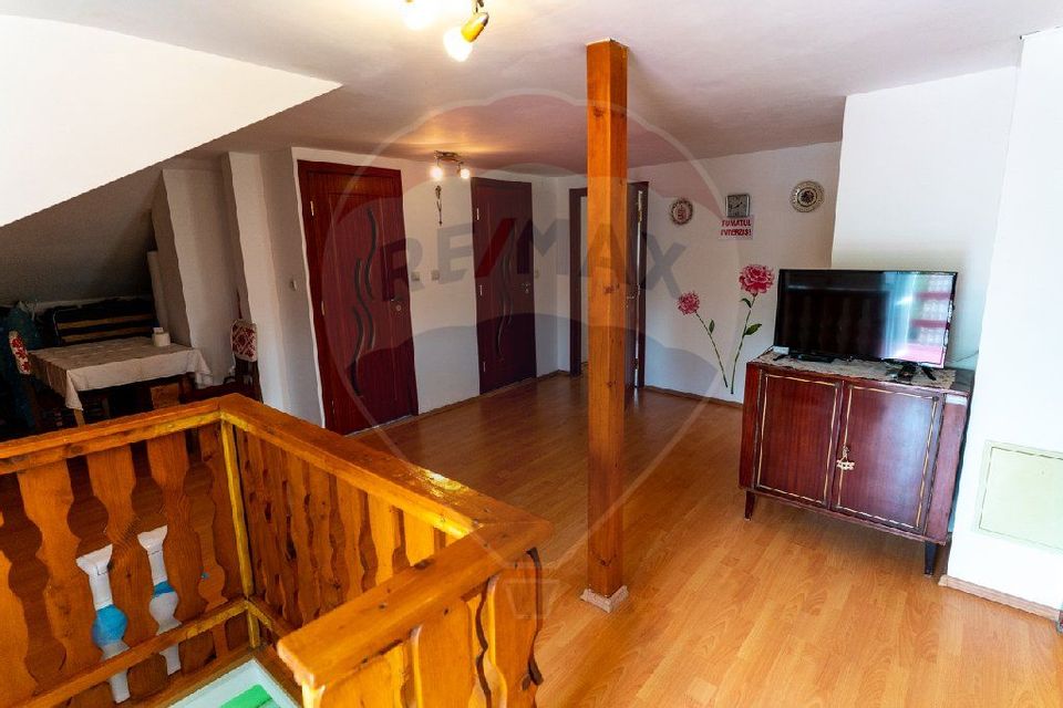 8 room House / Villa for sale