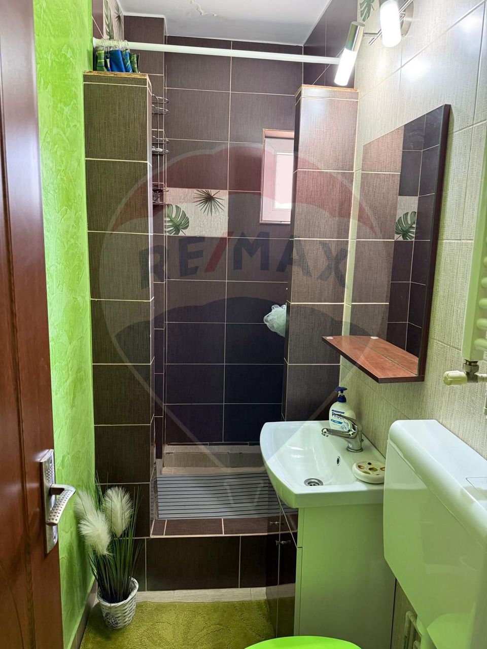 CENTRAL APARTAMENT CU 4 CAMERE ETAJ 1 DE VANZARE