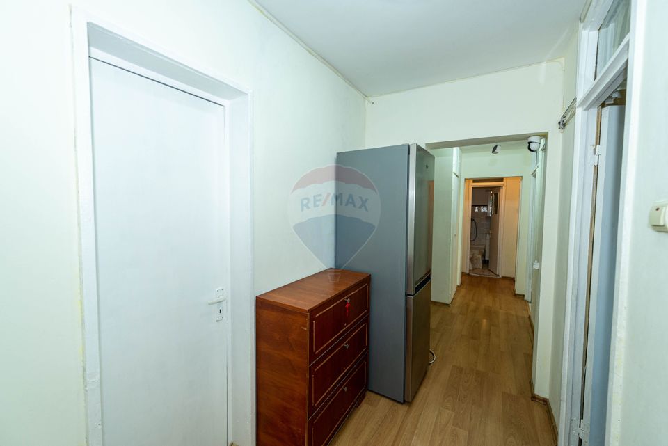 Apartament 4 camere, de vanzare, etaj 2, langa metrou Crangasi