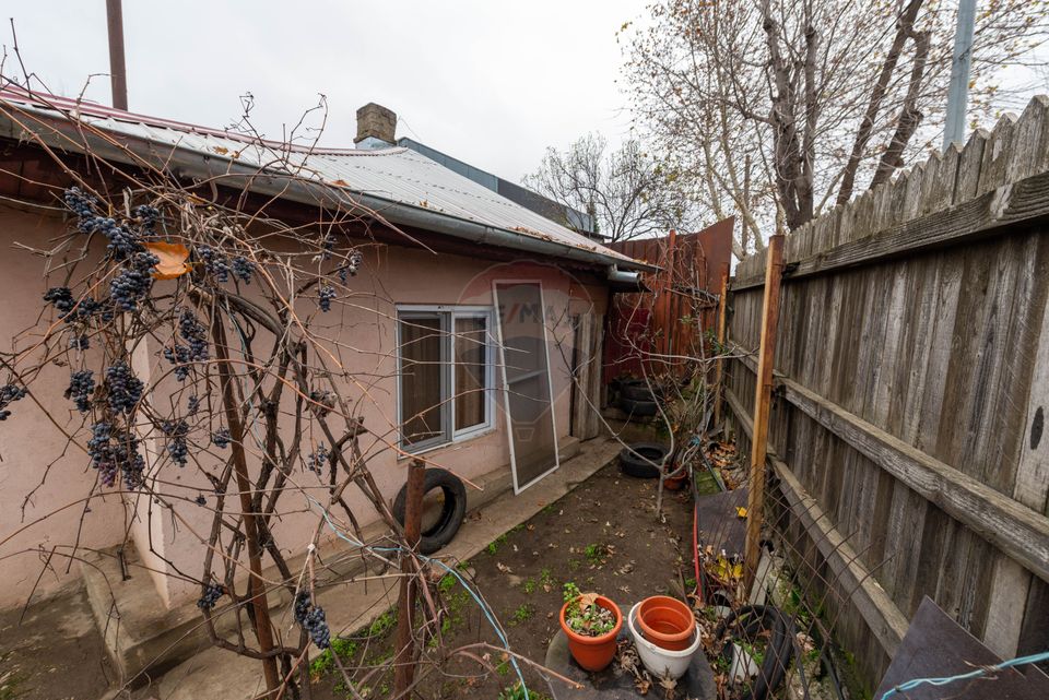 Teren cu casa construita de vanzare 207 mp Soseaua Andronache Hornbach