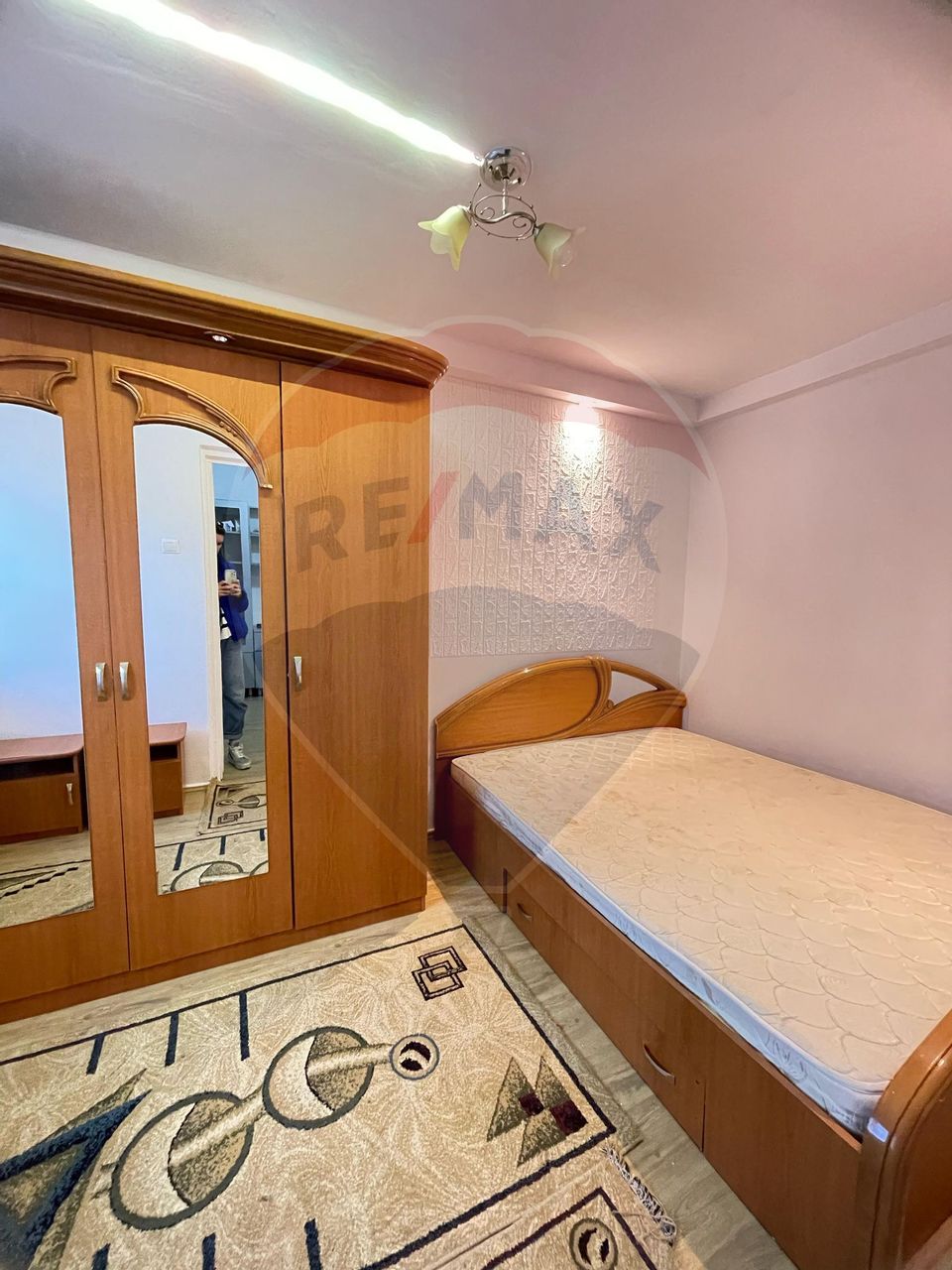 Apartament cu 2 camere, et.3, str. Feleac