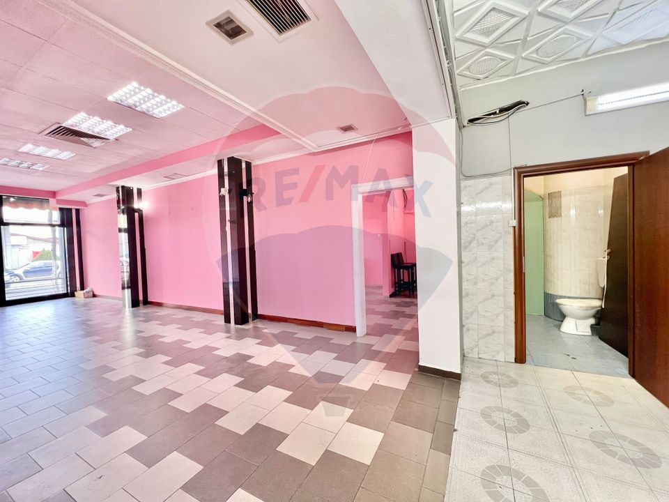 122sq.m Commercial Space for rent, Decebal area