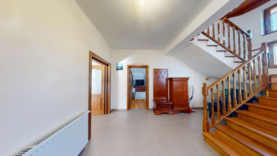 5 room House / Villa for sale